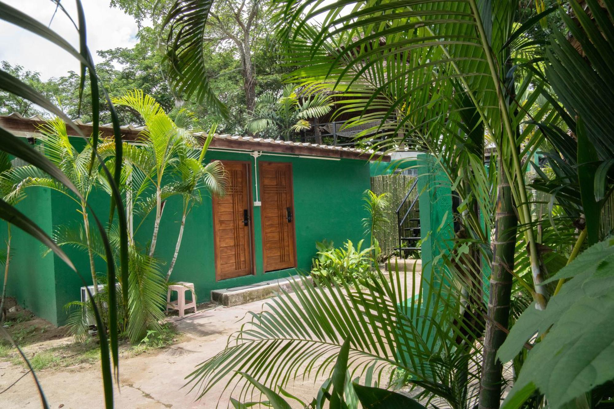 Misfits Hostel Pai Exterior photo