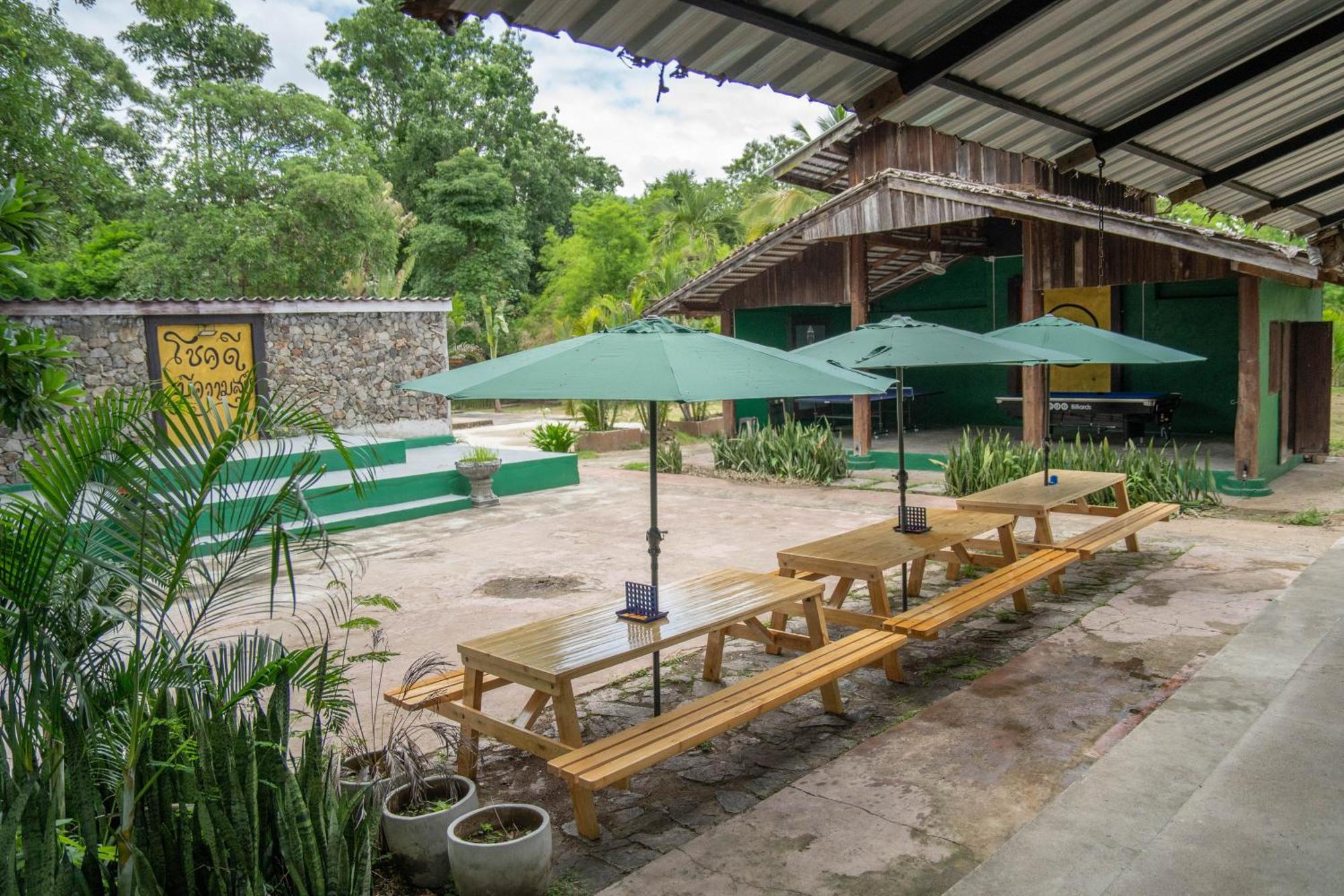 Misfits Hostel Pai Exterior photo
